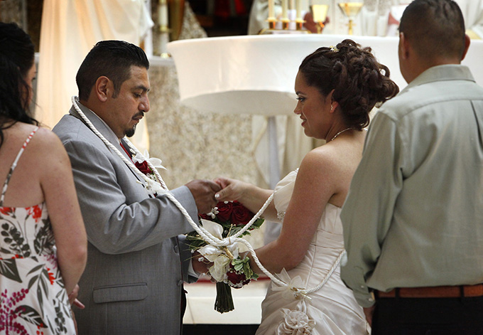 hispanic wedding traditions2.jpg